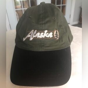 Alaska Men's Black and Green Cap‎